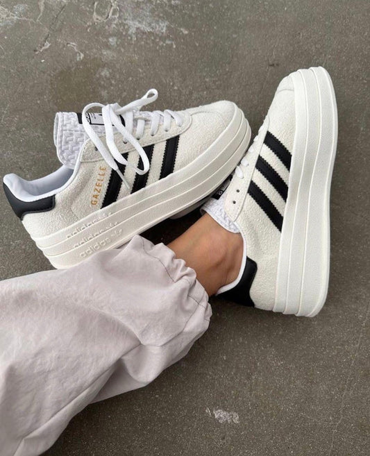 Back and White Adidas (PREORDER)